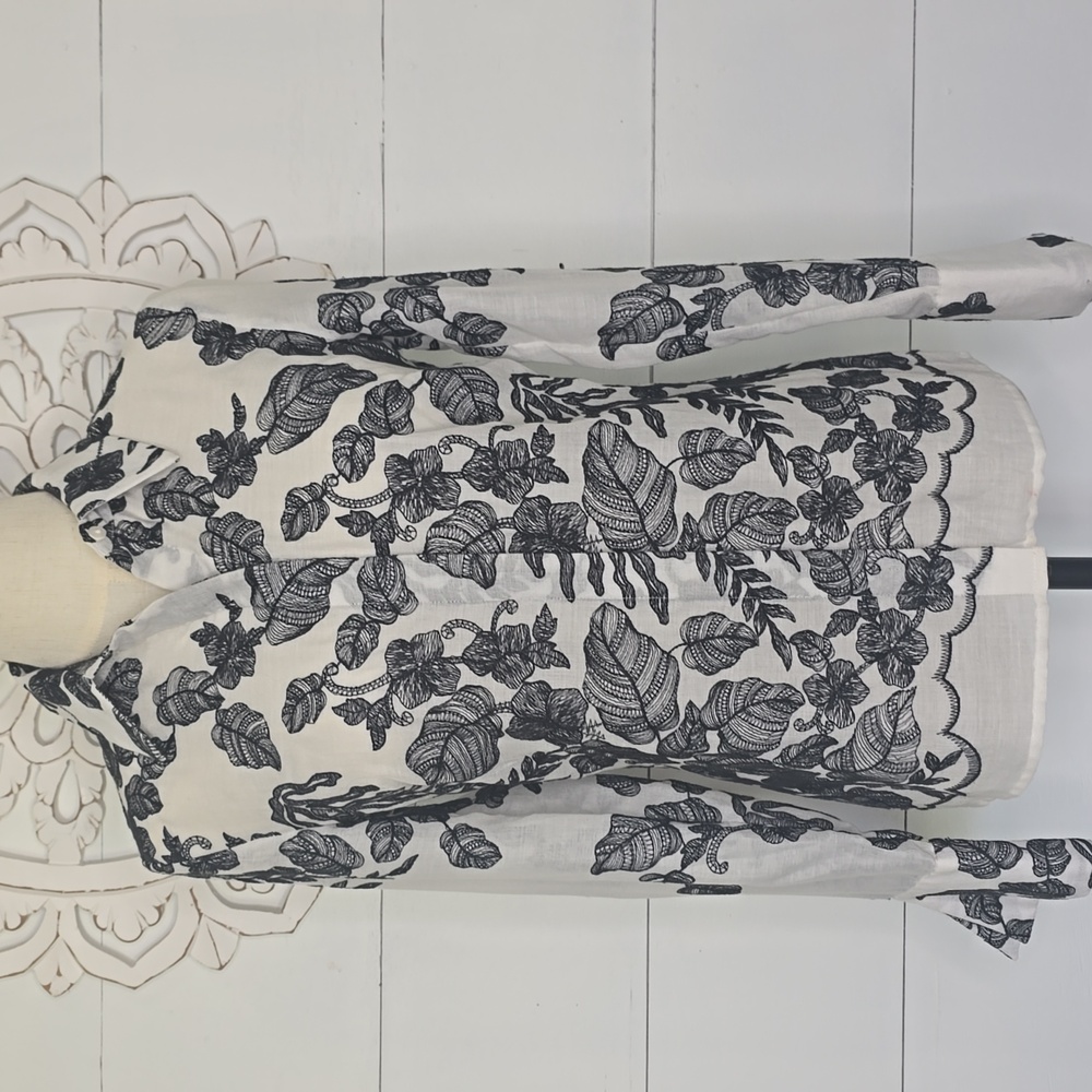 Natori Floral Embroidery Blouse - White & Black Sz XS